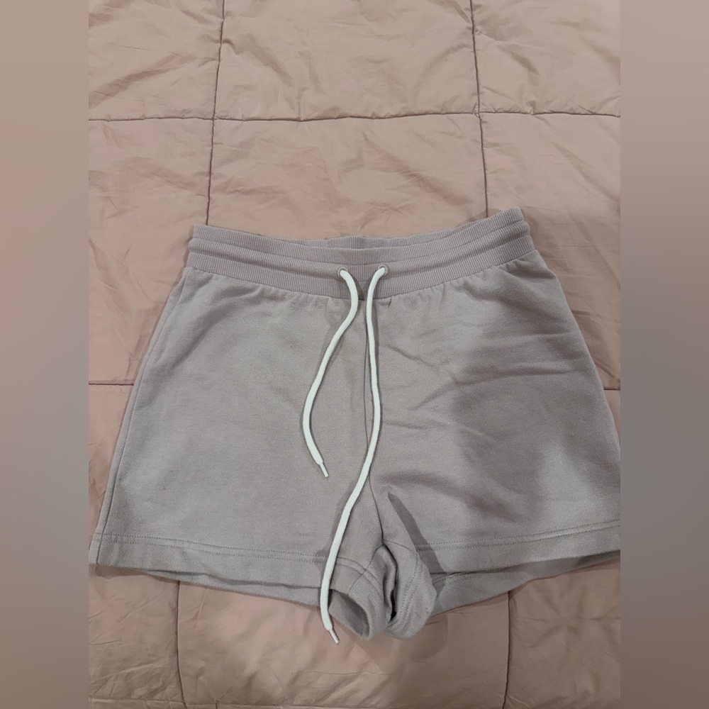 Aritzia Sunday Best Sweat Shorts in size S